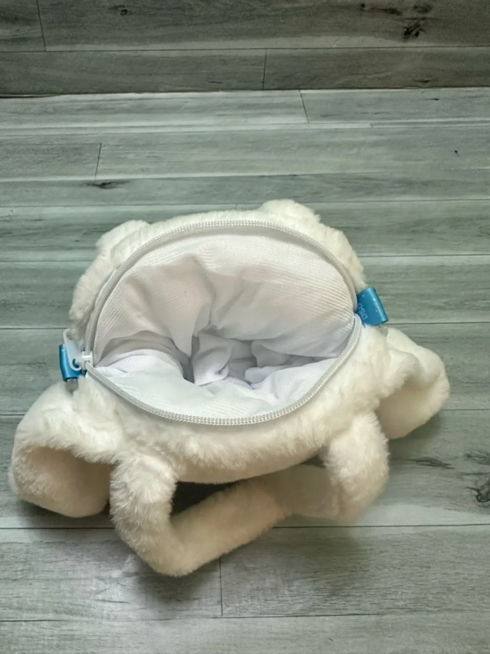 Sanrio  Cinnamonroll white  Plush Bunny Handbag with Bow Accent